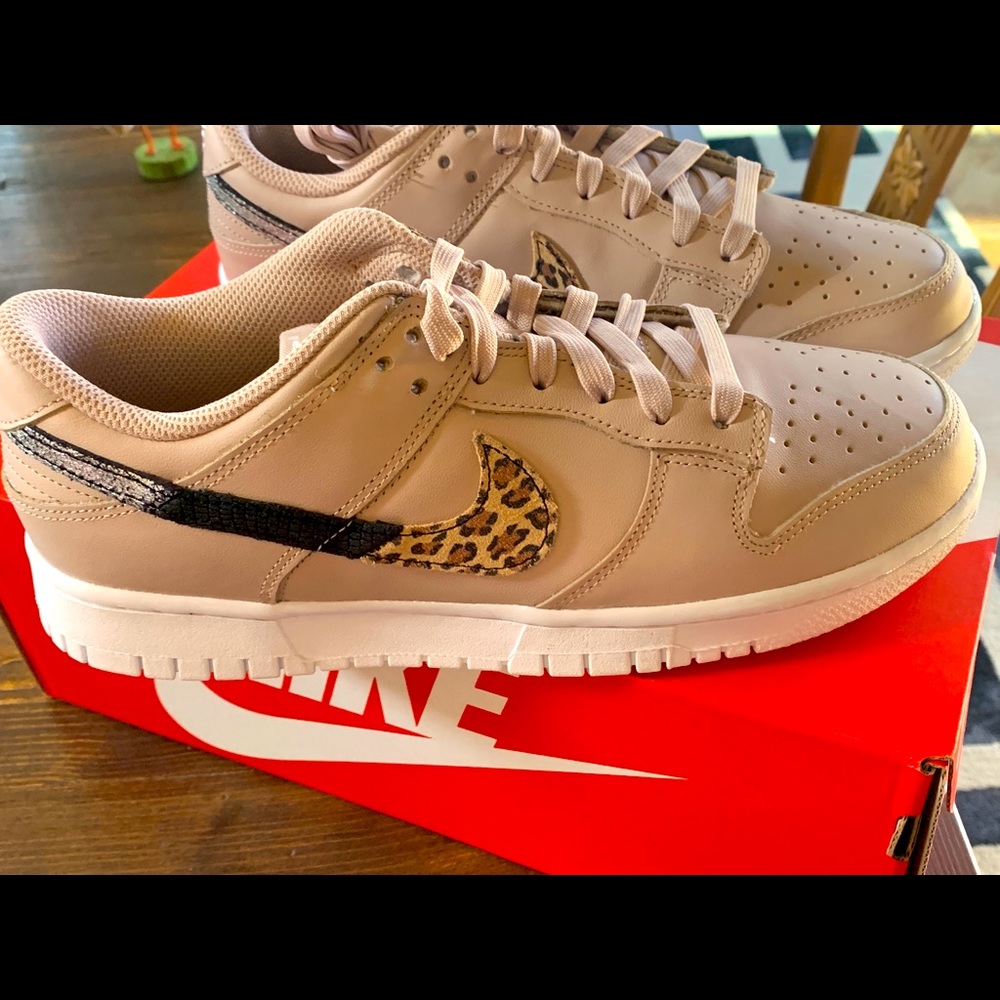 Dunk Low SE "Animal Instinct". size 8.5 Women NWT